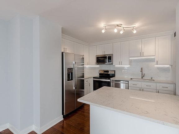 Open Kitchen With Eating Bar