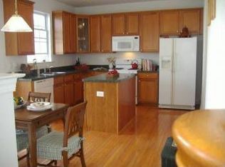 11 North St, Robbinsville, NJ 08691