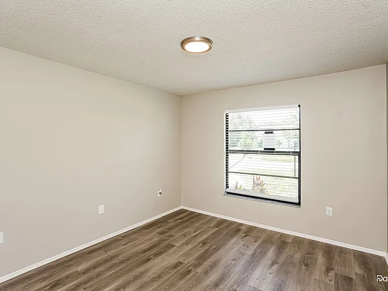 8335 Brandeis Cir E — Photo 10