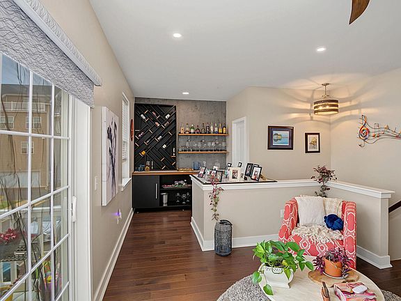5th image of 134 Fleet Ct