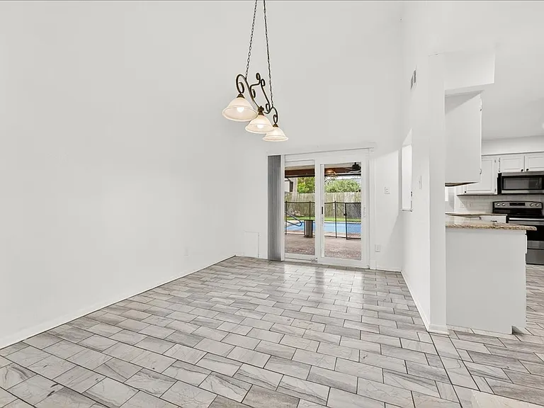 5025 Romford Dr — Photo 10