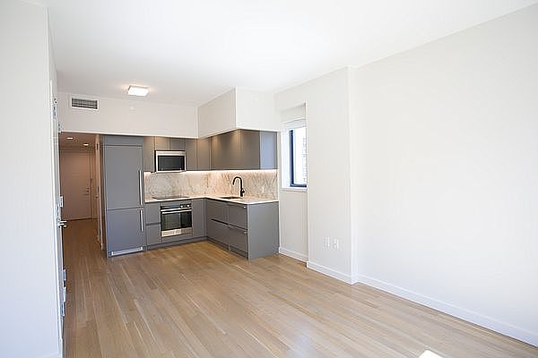 1st image of 515 E 86th St #809