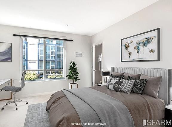 4th image of 325 Berry St APT 414