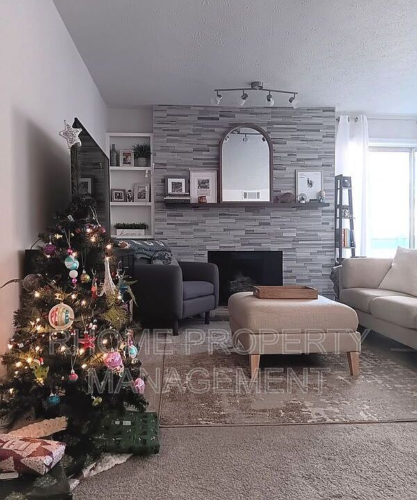1st image of 1407 Riverview Dr SE