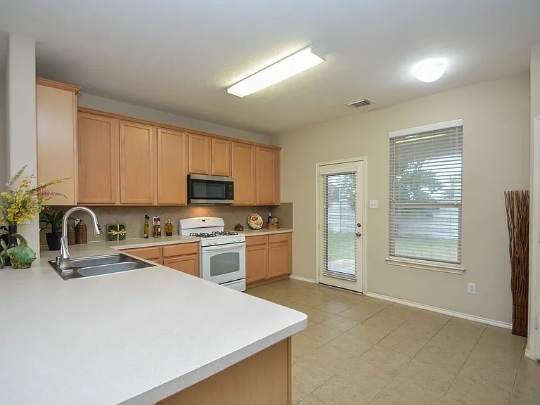 9203 Kransbury Ln — Photo 14