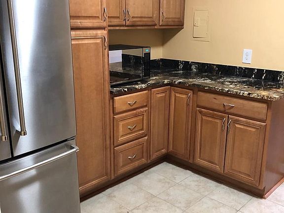 3rd image of 9702 Kingsbridge Dr APT 4