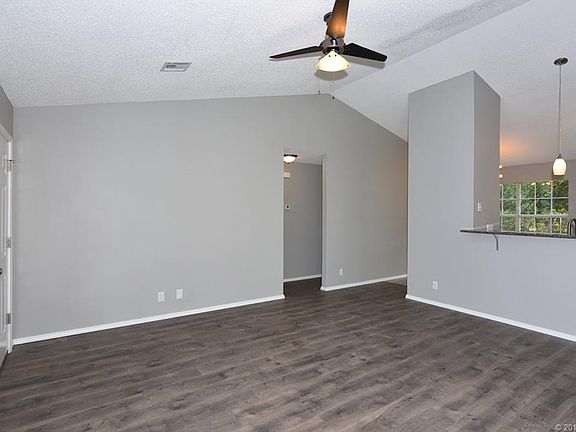 4th image of 530 Buckingham Dr