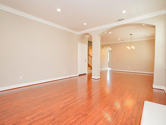 3rd image of 2108 Canyon Cir