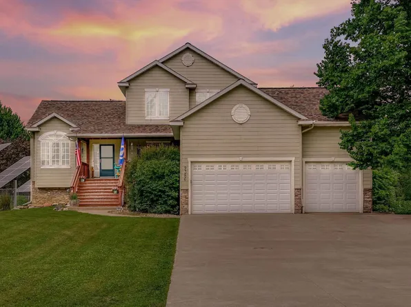 9386 Jennifer Ct, Chisago City, MN 55013