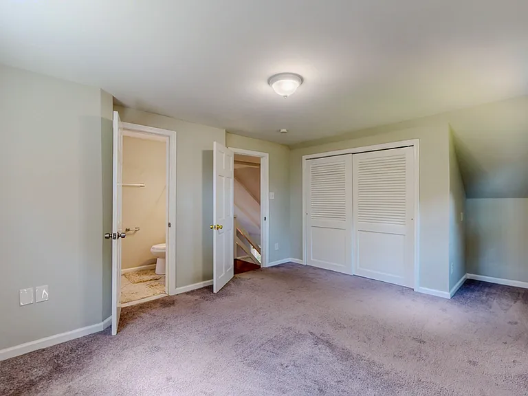 677 Garfield Ave — Photo 21