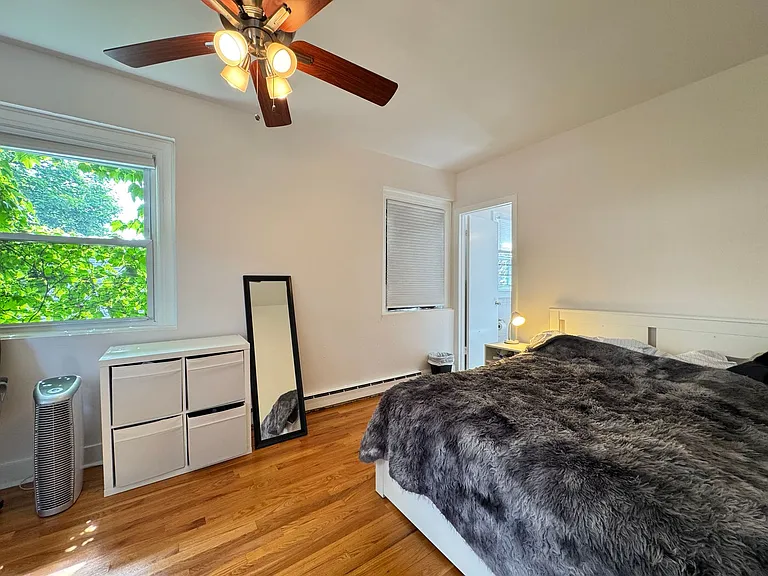 59 Trumbull St — Photo 37