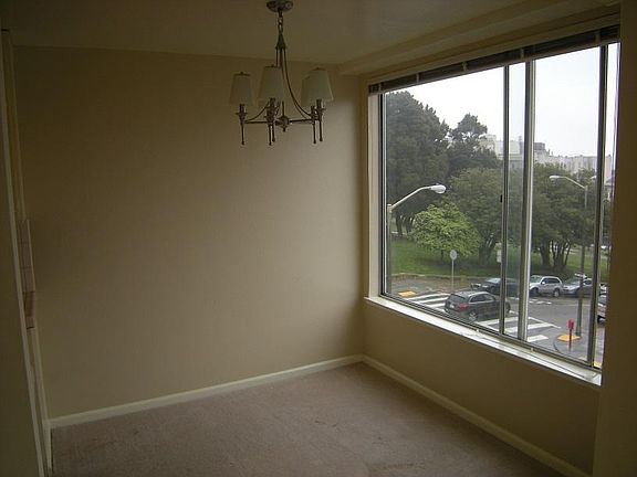5th image of 2201 Laguna St #302