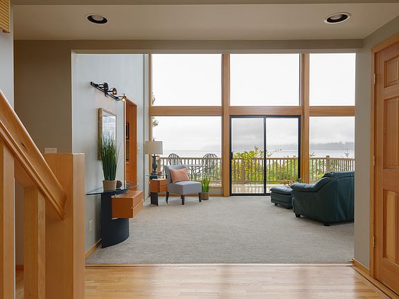 2nd image of 28911 Beach Dr NE