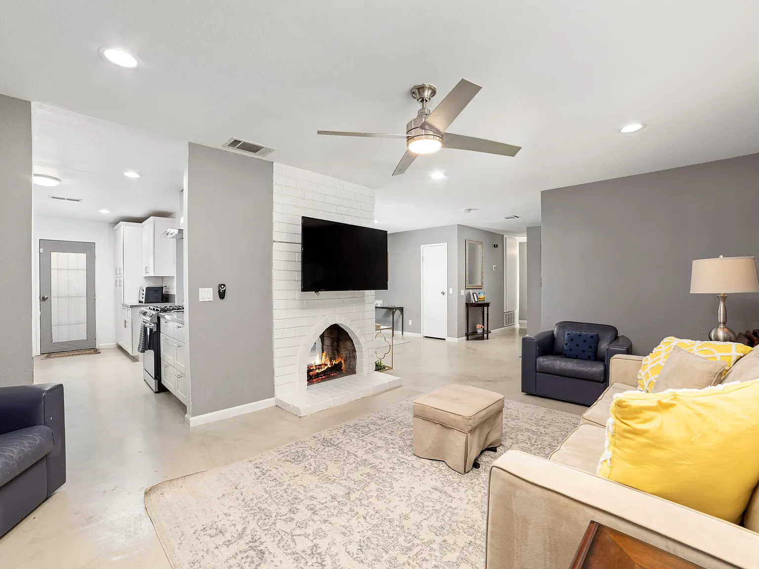 4 bed, 1710 sqft, $3,750 — Photo 3