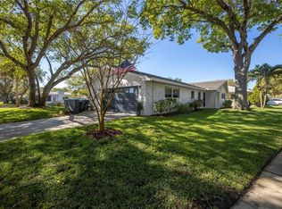 6624 121st St, Seminole, FL 33772