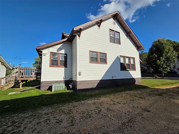 3rd image of 328 Maple Street