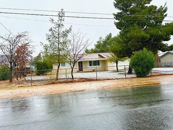 4th image of 7624 Lyons Ave