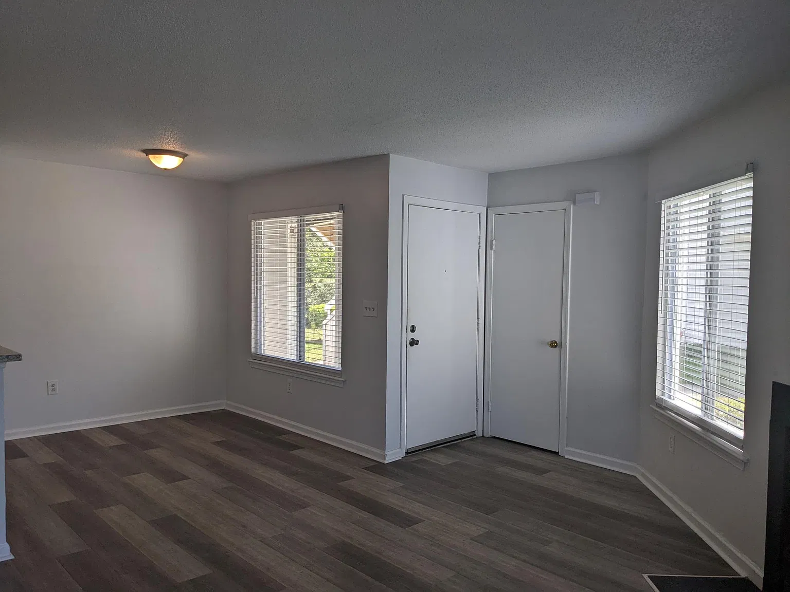 1 bed, 1.5 bath, 759 sqft, $1,395 — Photo 2