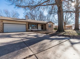 330 N Peach Tree Ln, Haysville, KS 67060