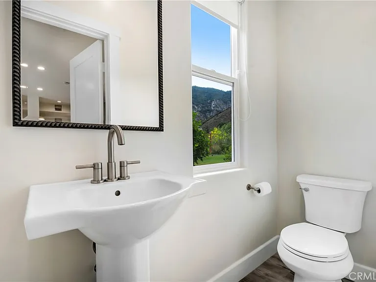 821 Melody Ln — Photo 6