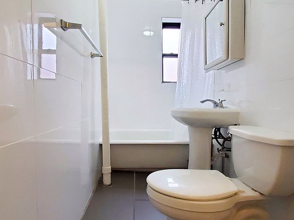 5th image of 1164 Pacific St APT D2