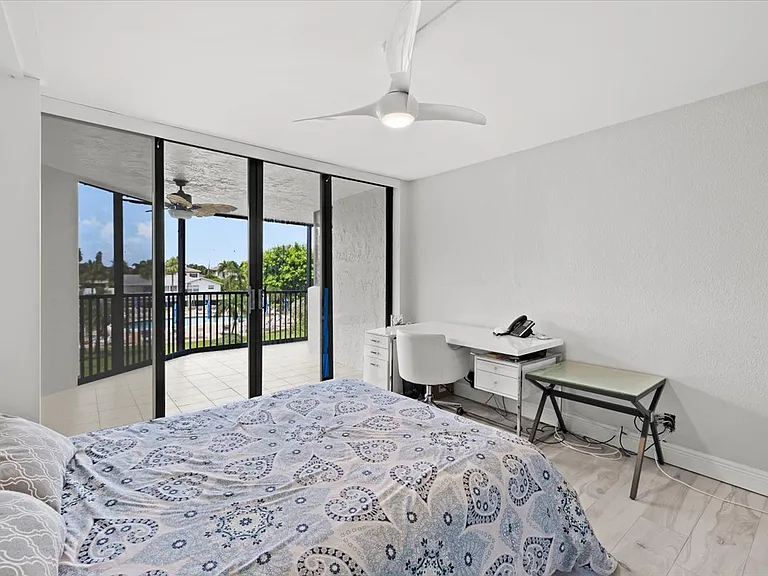 800 Jeffery St — Photo 37
