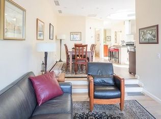 329 Newbury St, Boston, MA 02115