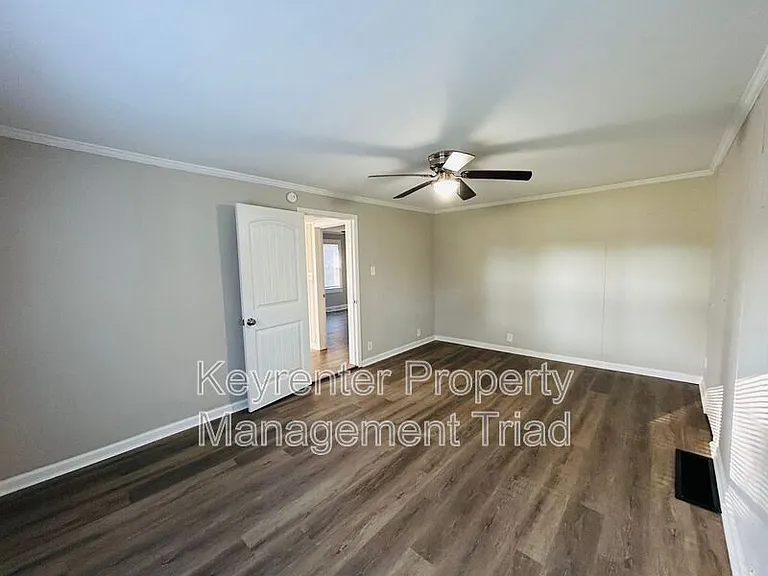 5087 Meadowbrook Dr — Photo 5