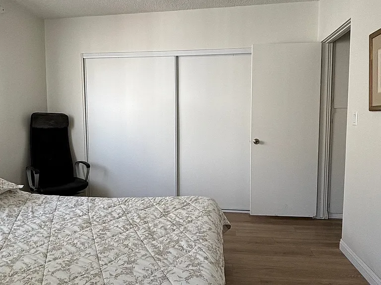 1317 N Mansfield Ave #8 — Photo 7