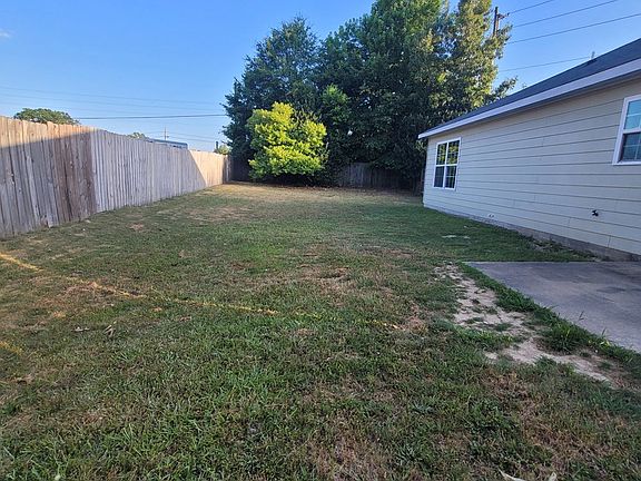 3rd image of 815 Mill Pond Dr