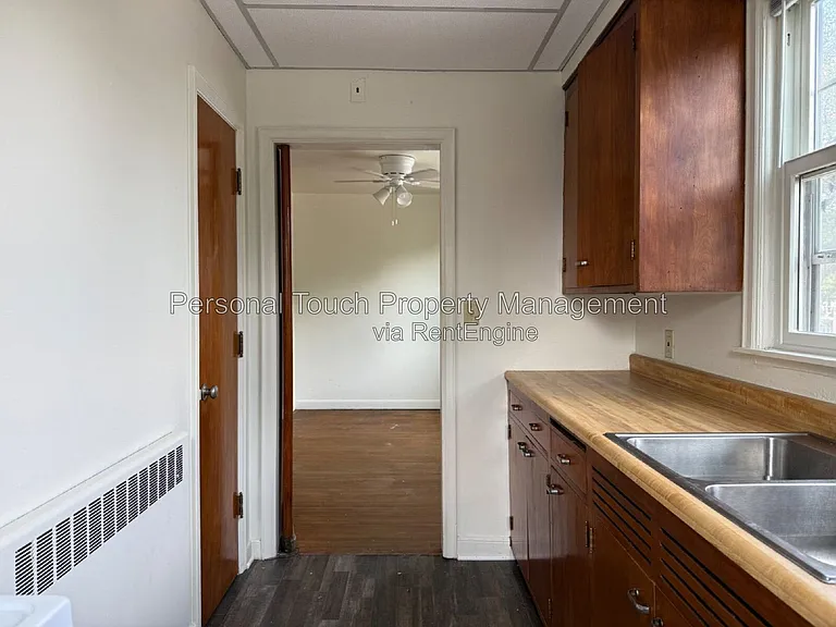 517 12th Ave N #6 — Photo 11