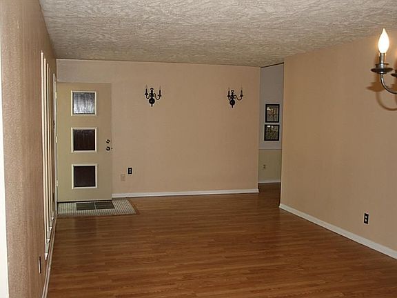 4th image of 2214 Dristone Dr