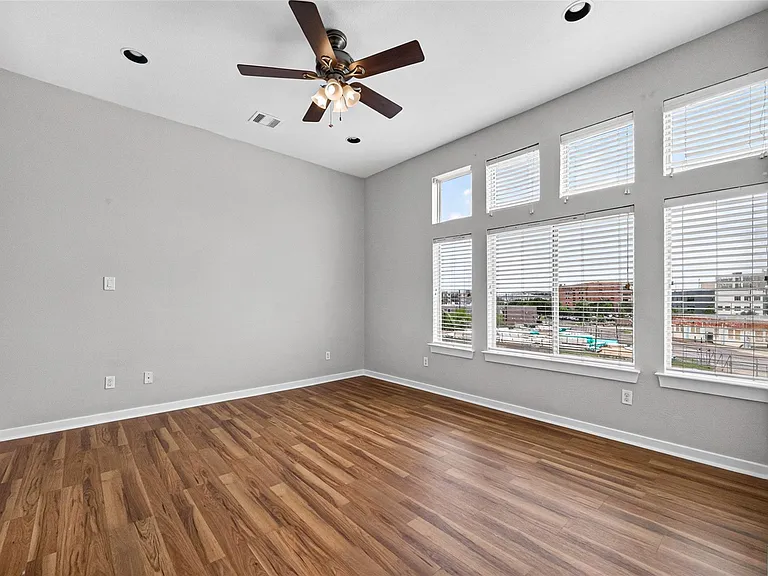 2352 Sperber Ln — Photo 27