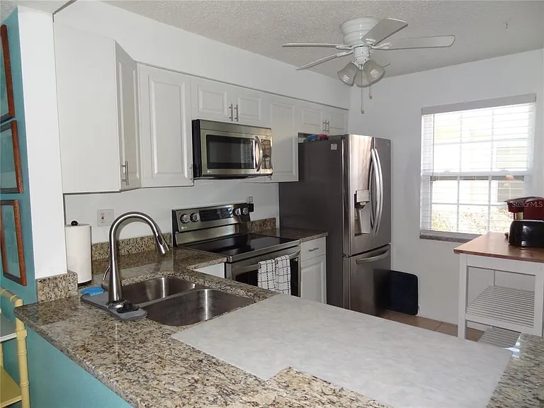 11135 Carriage Hill Dr #3 — Photo 8