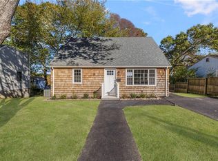 16 Triton Dr N, Saunderstown, RI 02874