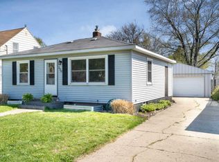 336 Maplelawn St SW, Wyoming, MI 49548