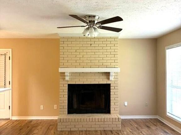 4th image of 115 Shady Vale Ln