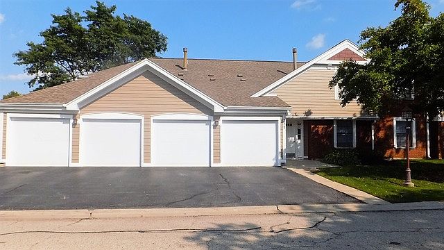 1st image of 271 Elmwood Ln