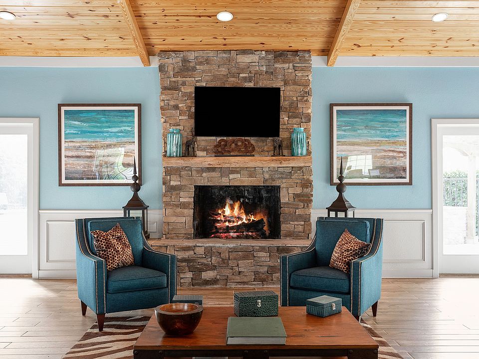Cozy Clubhouse