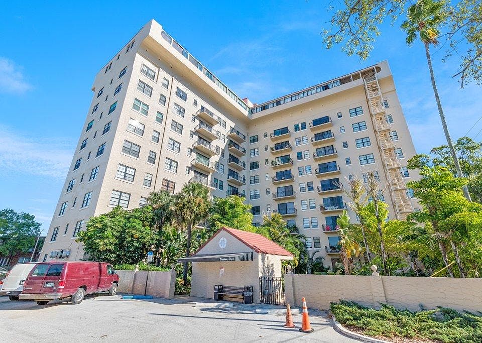 1st image of 2109 Bayshore Blvd Unit 204
