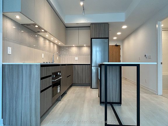 5th image of 7950 Bathurst St #802