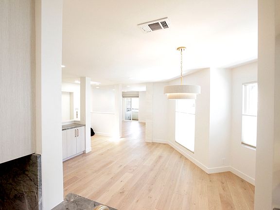 3rd image of 8121 Camino Del Sol Unit 301