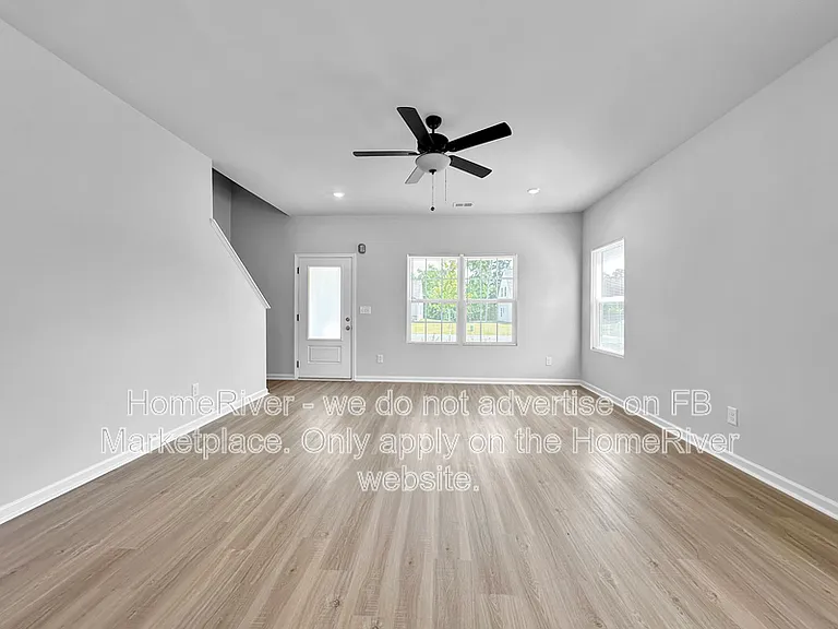 394 Chedworth Dr — Photo 4