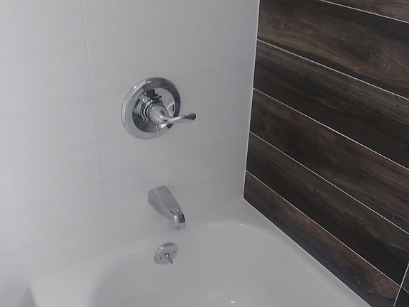 5th image of 9132 195th St APT 6M