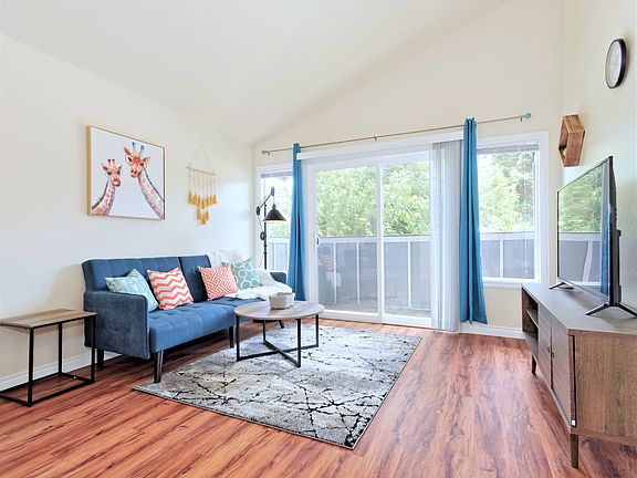 4th image of 3024 NE 145th St APT 6