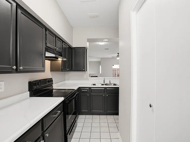 7719 Cambridge St #7719 — Photo 9