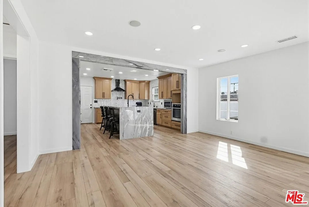 4 bed, 2.0 bath, 1825 sqft, $4,950 — Photo 4