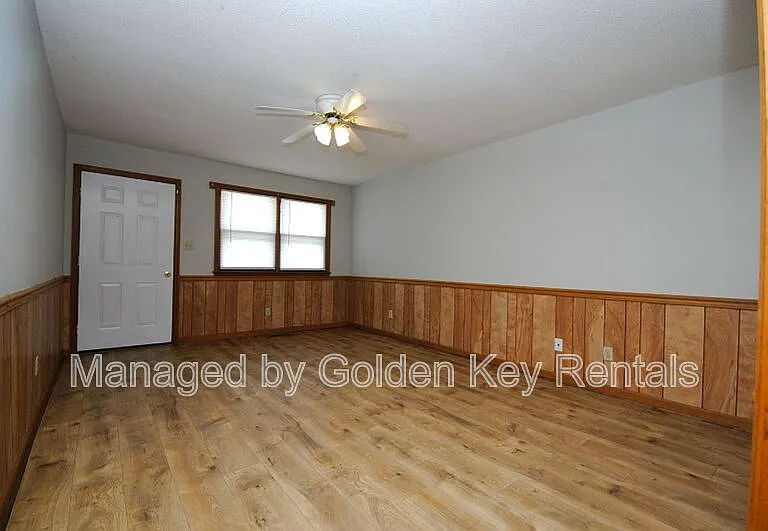 141 Gurley Ave — Photo 2