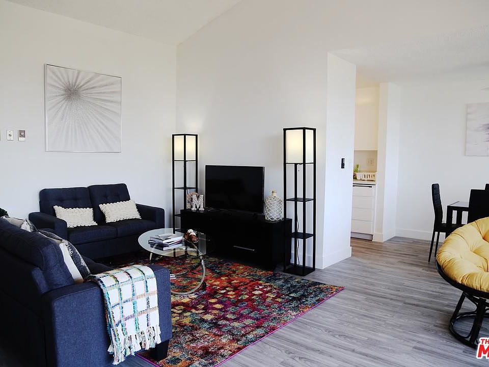 1st image of 153 San Vicente Blvd APT 4A