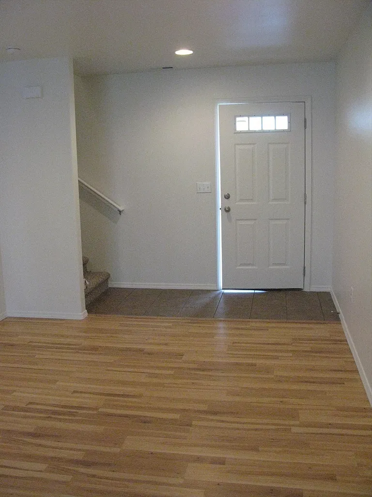 108 Mizzou Ct — Photo 2